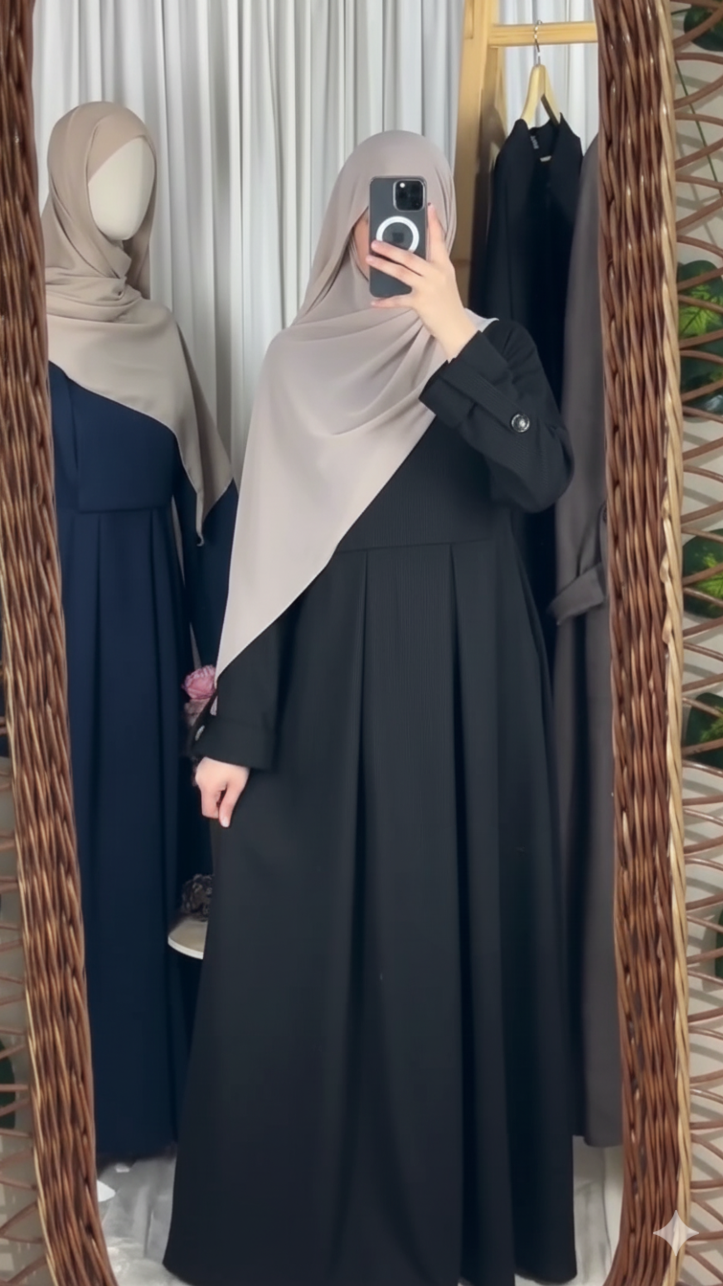 Abaya Malak