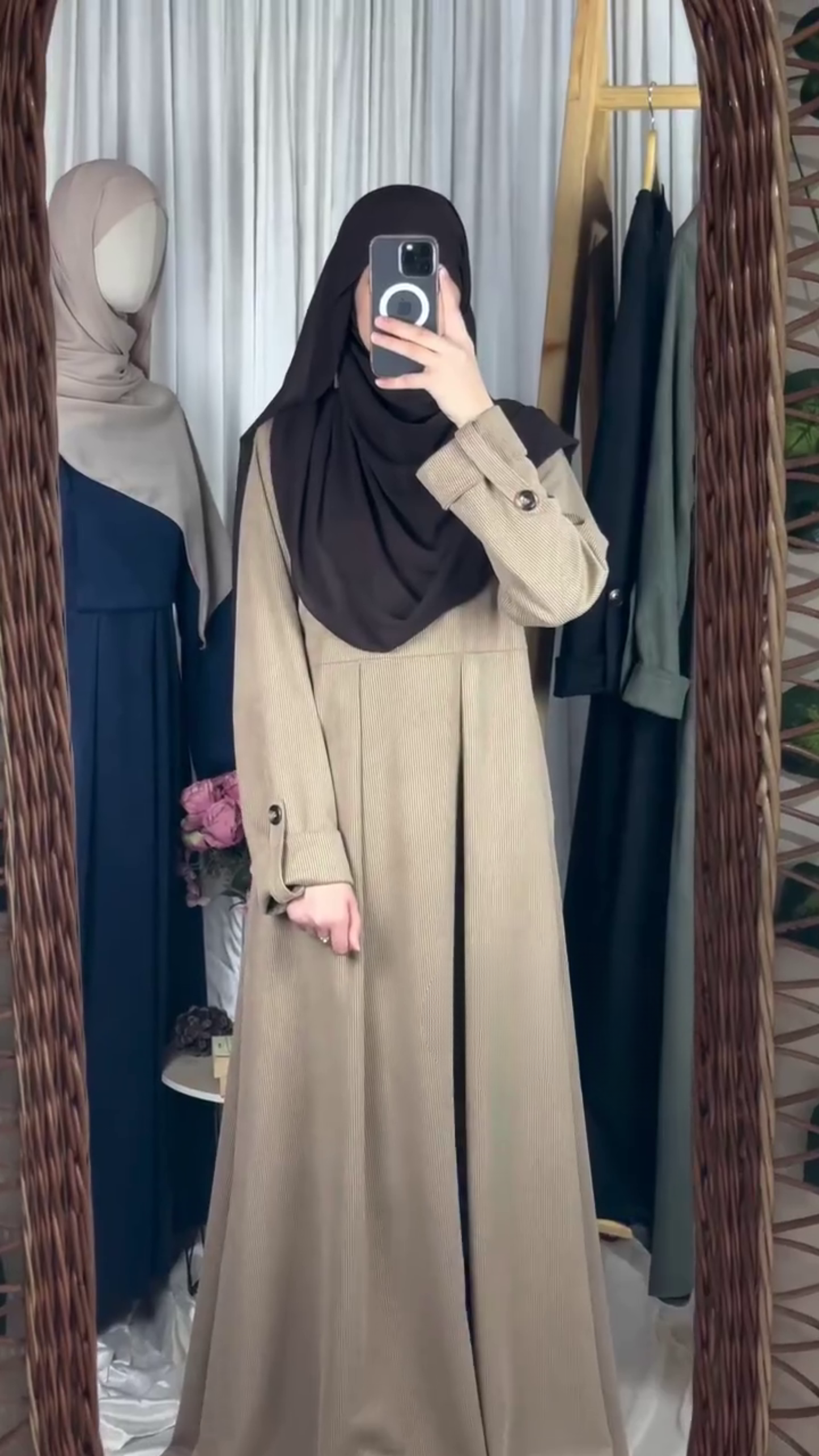 Abaya Malak